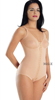 Body Suit, Front Closure, Pre-Molded Seamed Cup, Wide Straps, Reinforced Torso, Adjustable Straps, Hook and Eye Crotch. Body Modelador, Cierre Delantero, Pre-Hormada Copa, Tiras Anchas, Refuerzo en el toros, Tiras ajustable, Abertura con broches.  